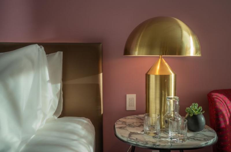 Versante Hotel Richmond Exterior foto A lamp