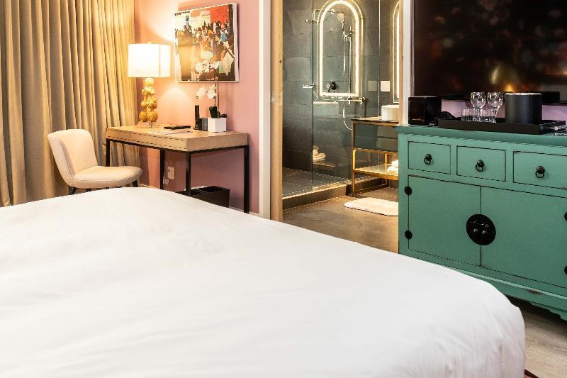 Versante Hotel Richmond Exterior foto A room at the hotel