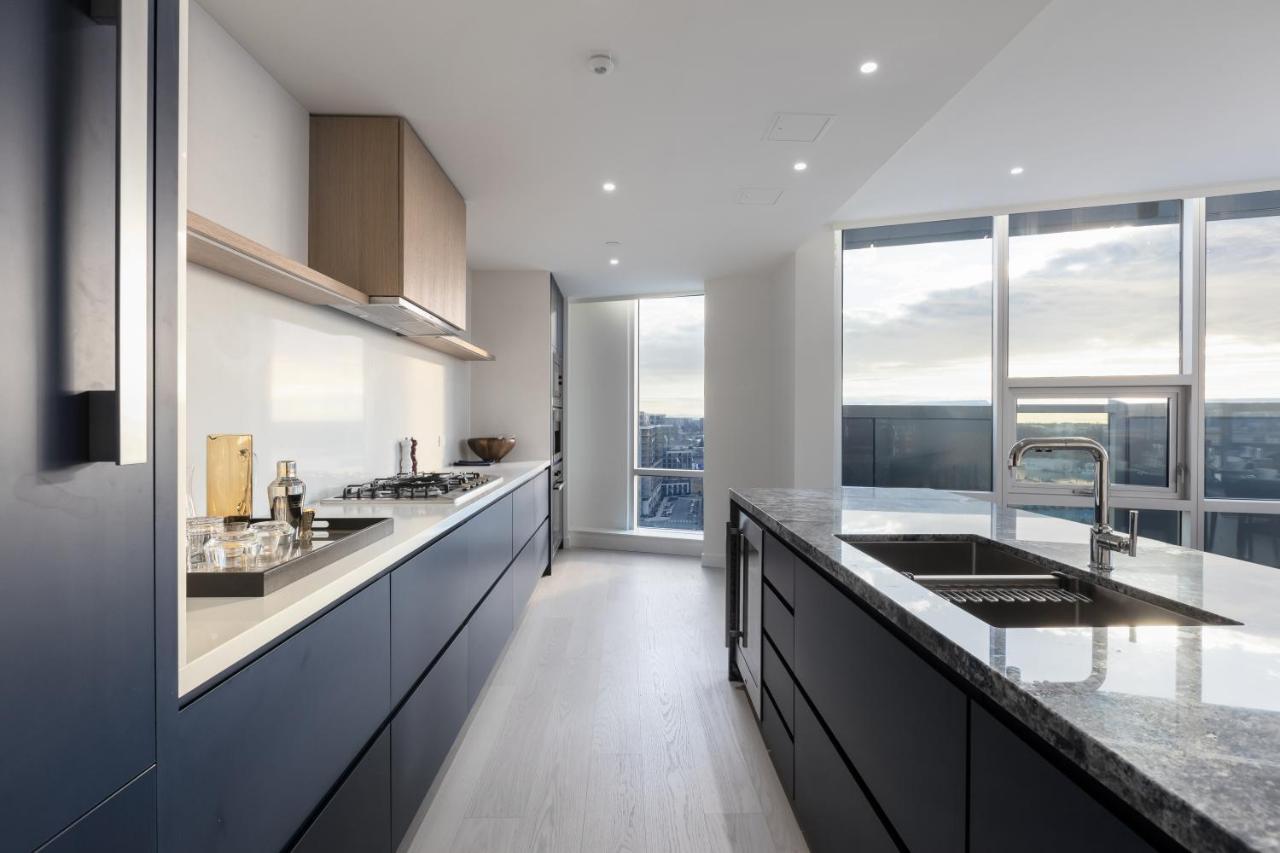 Versante Hotel Richmond Exterior foto The kitchen of a typical apartment