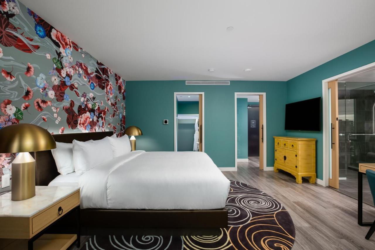 Versante Hotel Richmond Exterior foto A bedroom at the Hotel Zags